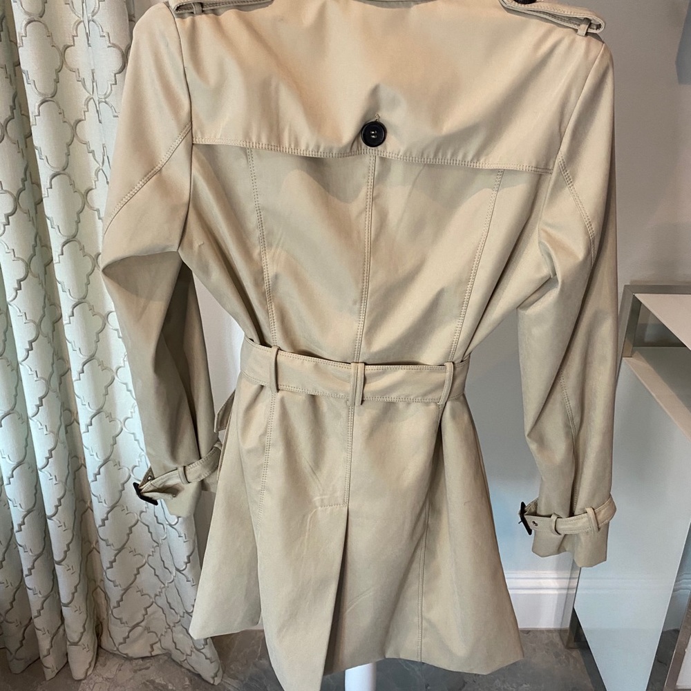 Coat/Jacket - Picture 2 of 3